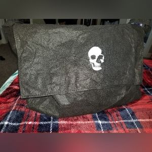 Lightweight crossbody